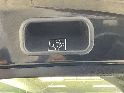 Used 2021 Toyota C-HR LE image 23