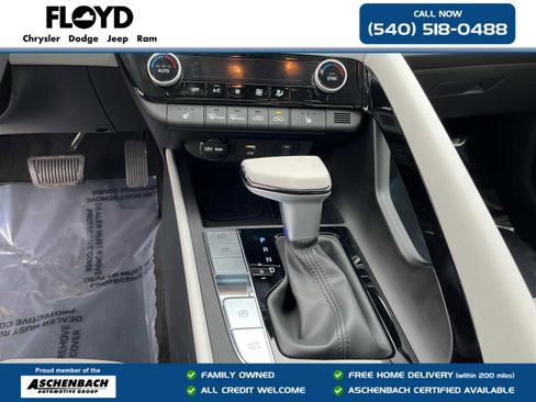 Used 2025 Hyundai Elantra Limited FWD image 15