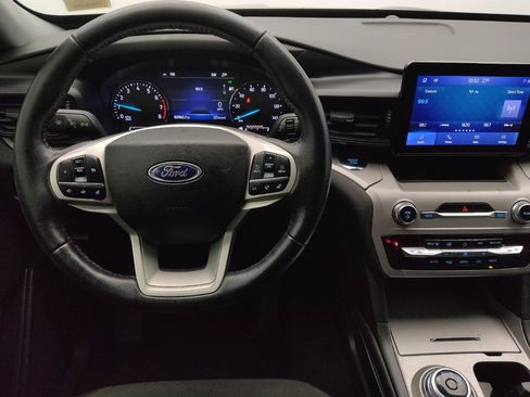 Used 2023 Ford Explorer XLT image 22