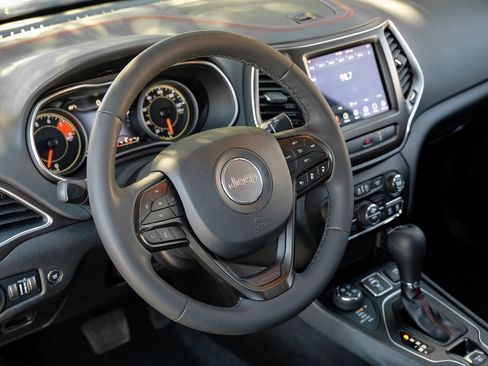 Used 2022 Jeep Cherokee Trailhawk w/ Premium Leather Package image 4