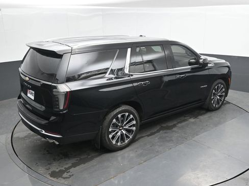 Used 2025 Chevrolet Tahoe High Country AWD/4WD image 32