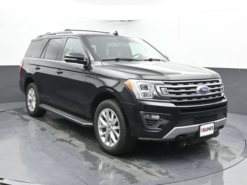 Used 2020 Ford Expedition XLT w/ Equipment Group 202A AWD/4WD image 6