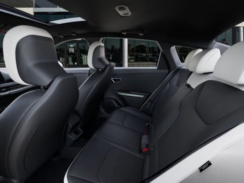 New 2025 Kia K4 GT-Line w/ GT-Line Premium Package image 18