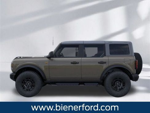 New 2026 Ford Bronco Badlands w/ Sasquatch Package AWD/4WD image 3