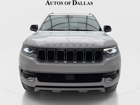 Used 2024 Jeep Wagoneer L Series II RWD image 3