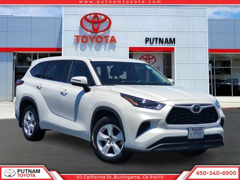 Used 2023 Toyota Highlander L AWD/4WD image 1