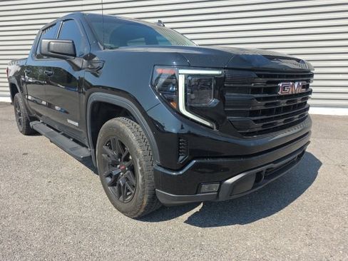 Used 2024 GMC Sierra 1500 Elevation AWD/4WD image 3