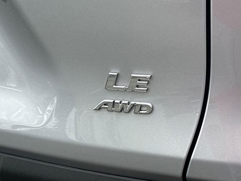 Used 2025 Toyota RAV4 LE AWD/4WD image 5
