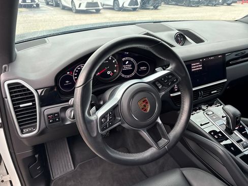 Used 2021 Porsche Cayenne AWD/4WD image 11