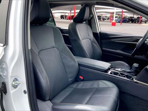 Used 2025 Toyota Camry XLE w/ Premium Package FWD image 9