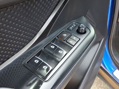 Used 2018 Toyota C-HR XLE FWD image 14