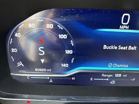 Used 2023 Chevrolet Suburban Premier image 23