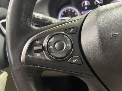 Used 2021 Buick Enclave Essence w/ Sound and Sites Package AWD/4WD image 31