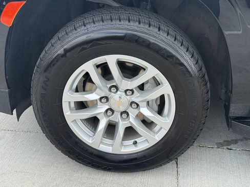 Used 2024 Chevrolet Tahoe LT RWD image 7
