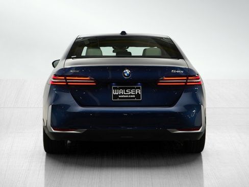 Used 2024 BMW 540i xDrive w/ Premium Package image 4