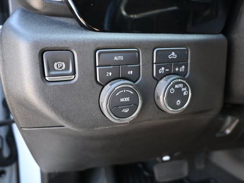 Used 2025 Chevrolet Silverado 1500 LT AWD/4WD image 17