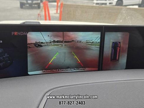 New 2026 Lincoln Navigator Premiere AWD/4WD image 16