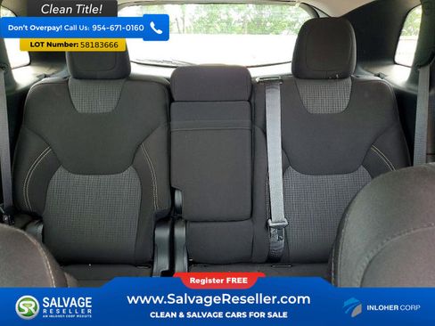 Used 2015 Jeep Cherokee Latitude w/ Cold Weather Group AWD/4WD image 13