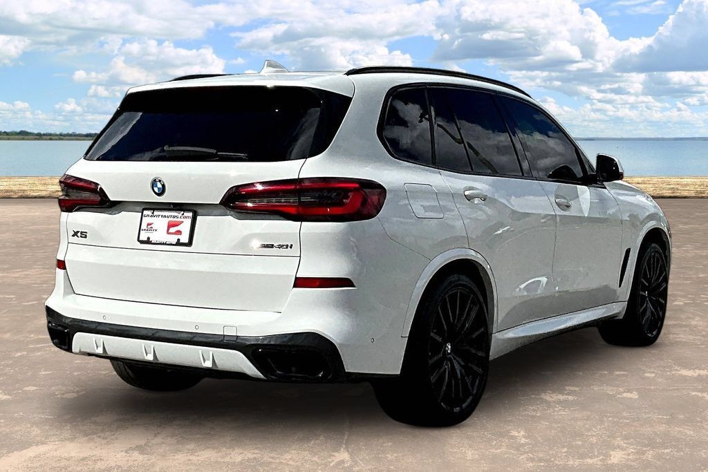Used 2021 BMW X5 sDrive40i w/ M Sport Package RWD image 4