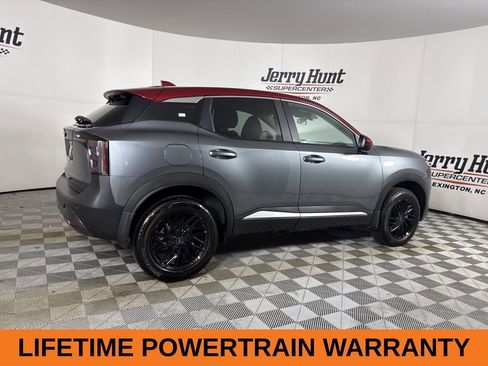 Used 2025 Nissan Kicks SV image 5