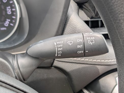 Used 2022 Toyota RAV4 LE AWD/4WD image 31