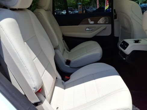 Used 2026 Mercedes-Benz GLS 450 4MATIC image 27