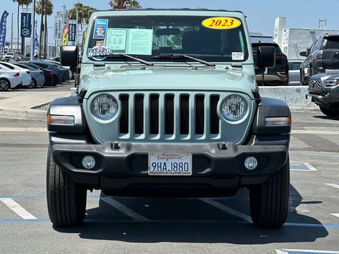 Used 2023 Jeep Wrangler Sport AWD/4WD image 9