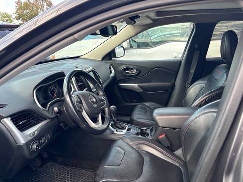 Used 2018 Jeep Cherokee Trailhawk w/ Quick Order Package 27L AWD/4WD image 11