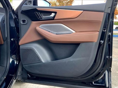 Used 2025 Acura MDX SH-AWD w/ Technology Package image 21