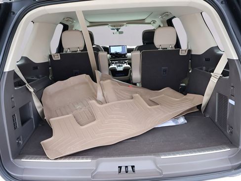 Used 2024 Lincoln Navigator Premiere AWD/4WD image 17