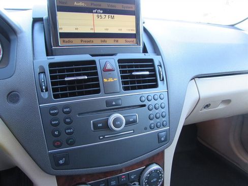 Used 2011 Mercedes-Benz C 300 Sedan image 15