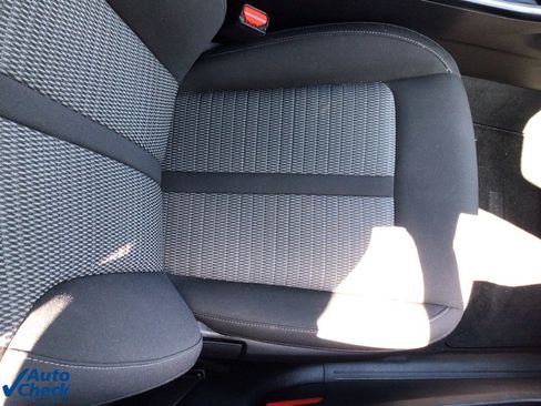 Used 2023 Kia Sorento LX image 13