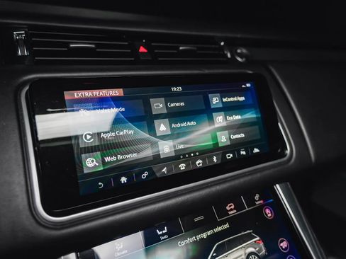 Used 2018 Land Rover Range Rover Sport SVR image 59