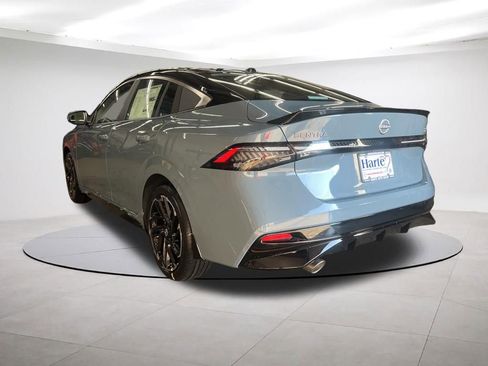 New 2026 Nissan Sentra SR w/ Floor Mat Package FWD image 3