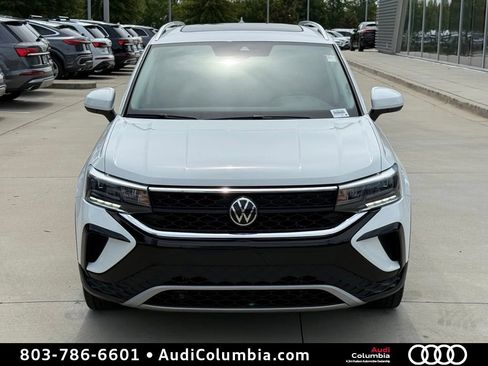Used 2022 Volkswagen Taos SE FWD image 8