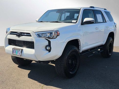 Certified 2023 Toyota 4Runner SR5 Premium AWD/4WD image 7