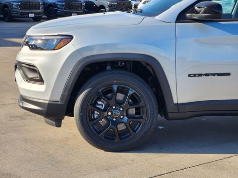 New 2026 Jeep Compass Latitude AWD/4WD image 10
