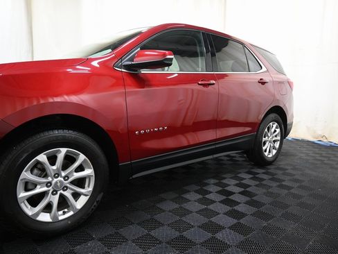 Used 2019 Chevrolet Equinox LT w/ Driver Convenience Package image 16