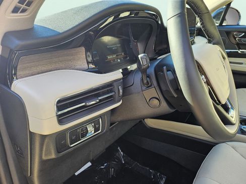 New 2026 Lincoln Corsair Reserve image 11