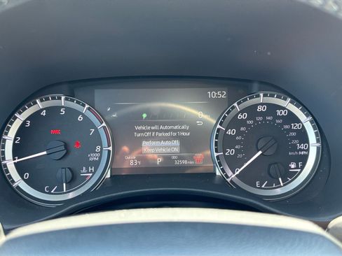 Used 2025 Toyota Highlander LE FWD image 42