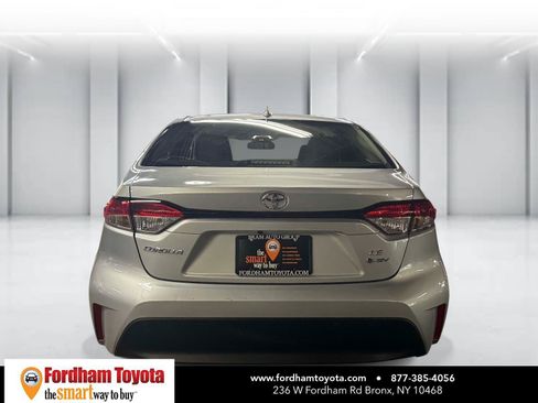 Used 2026 Toyota Corolla LE w/ LE Premium Package FWD image 6