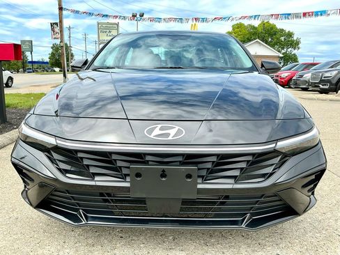 Used 2025 Hyundai Elantra SEL FWD image 27