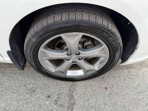 Used 2012 Toyota Venza XLE image 30