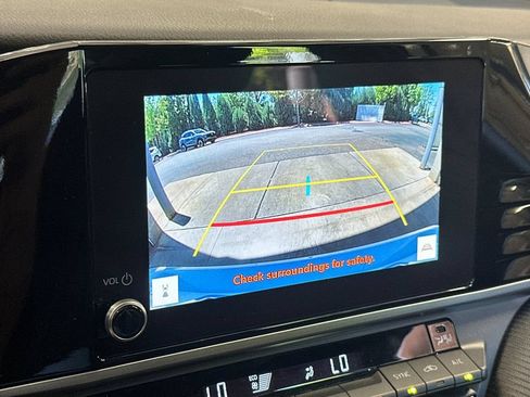 Used 2025 Toyota Camry SE FWD image 18