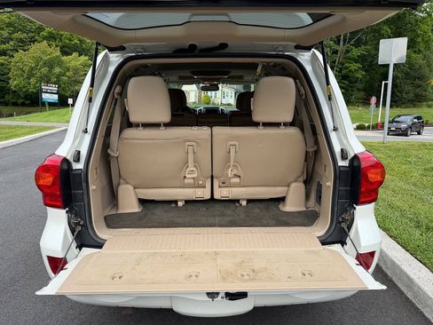 Used 2014 Toyota Land Cruiser AWD/4WD image 15
