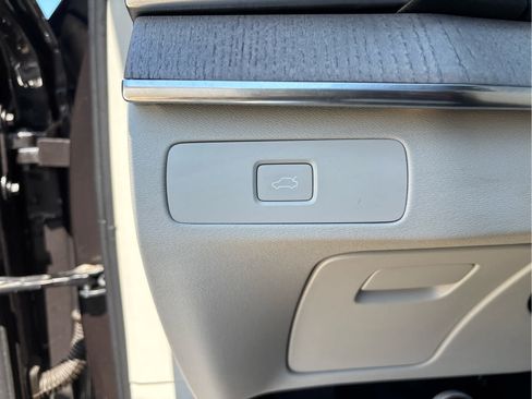 Used 2024 Volvo XC90 B6 Plus AWD/4WD image 26