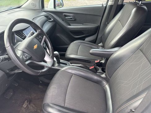 Used 2020 Chevrolet Trax LT w/ LT Convenience Package AWD/4WD image 7