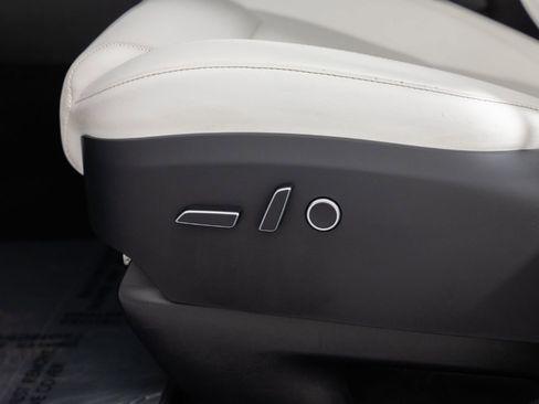 Used 2023 Tesla Model X AWD/4WD image 17