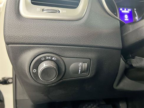 Used 2019 Jeep Compass Sport w/ Cold Weather Group image 18