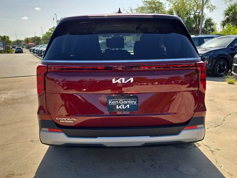New 2026 Kia Carnival image 7
